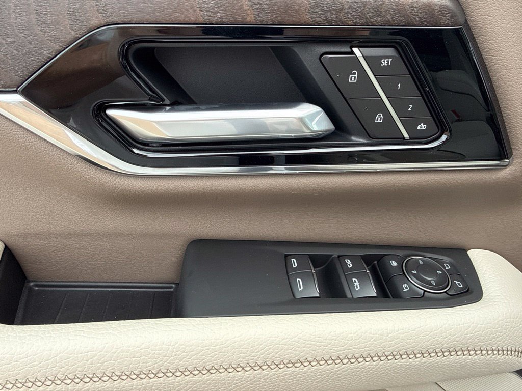 2027 GMC Yukon Denali - Photo 24