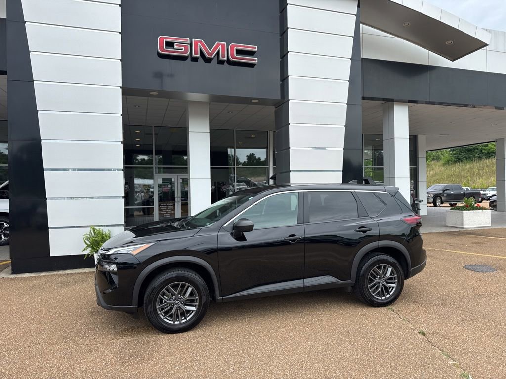 2024 Nissan Rogue S FWD's photo