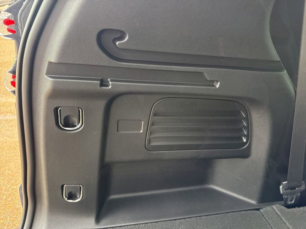 2026 GMC Acadia Denali - Photo 40