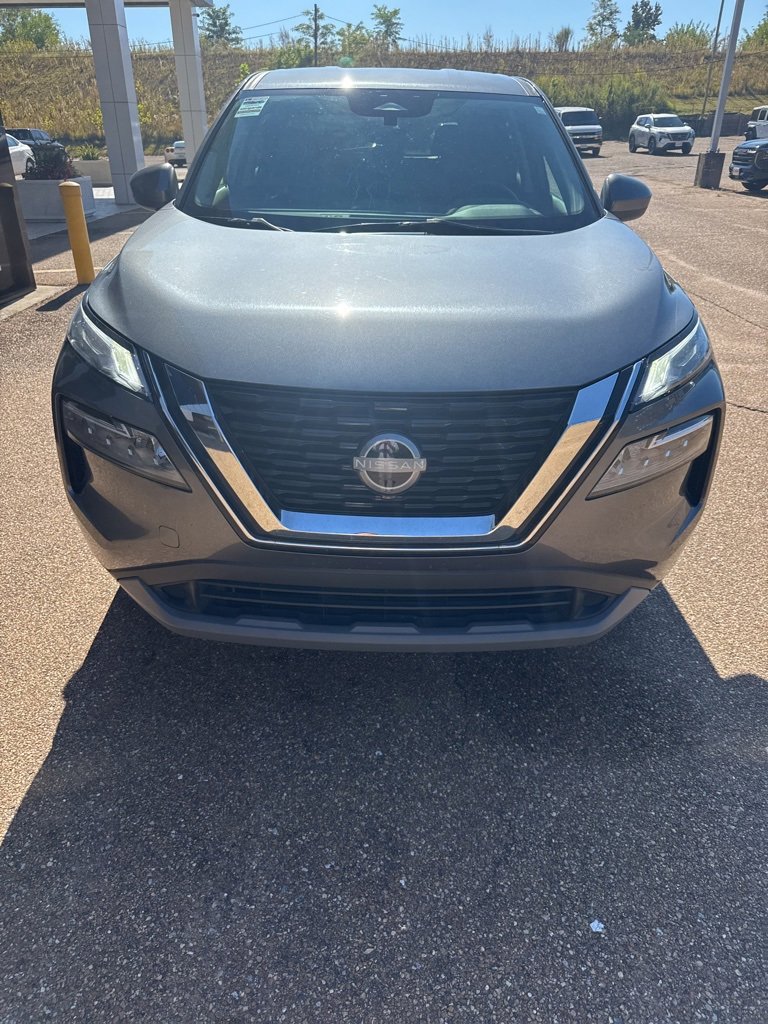 2023 Nissan Rogue SV photo 2