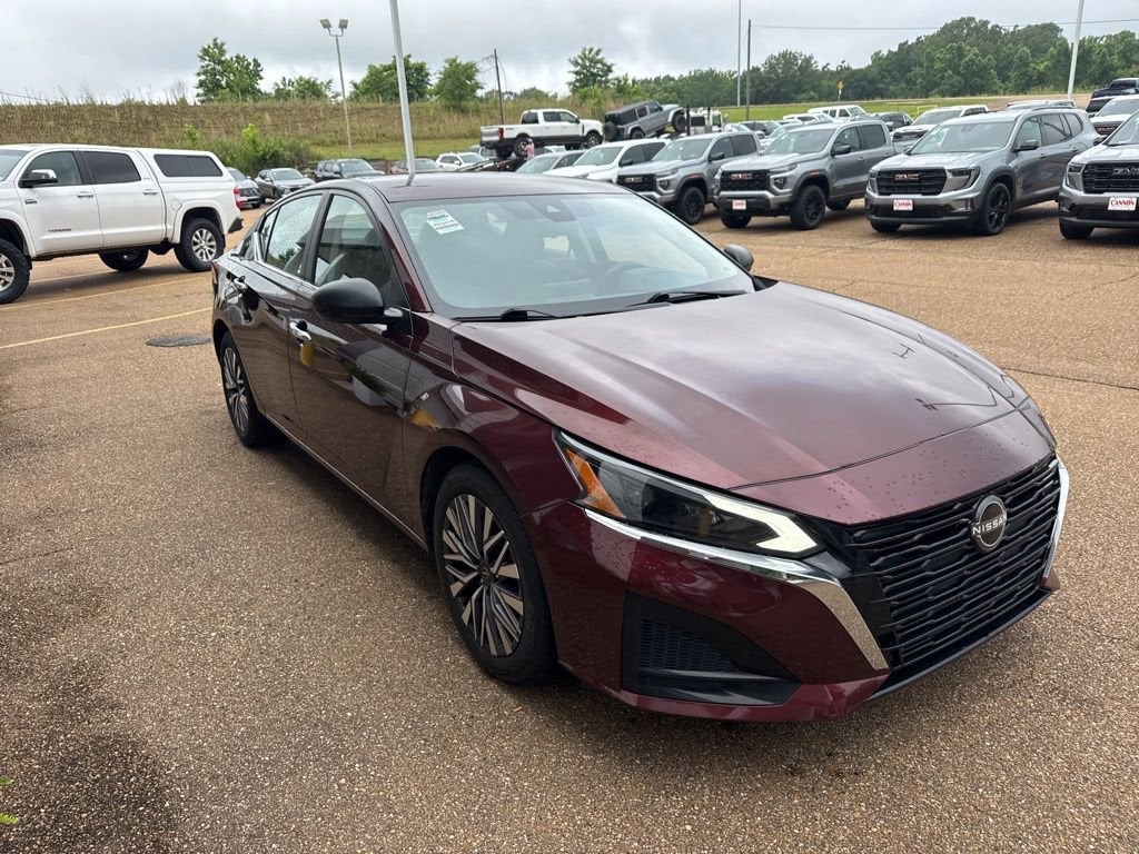 Used 2024 Nissan Altima 2.5 SV