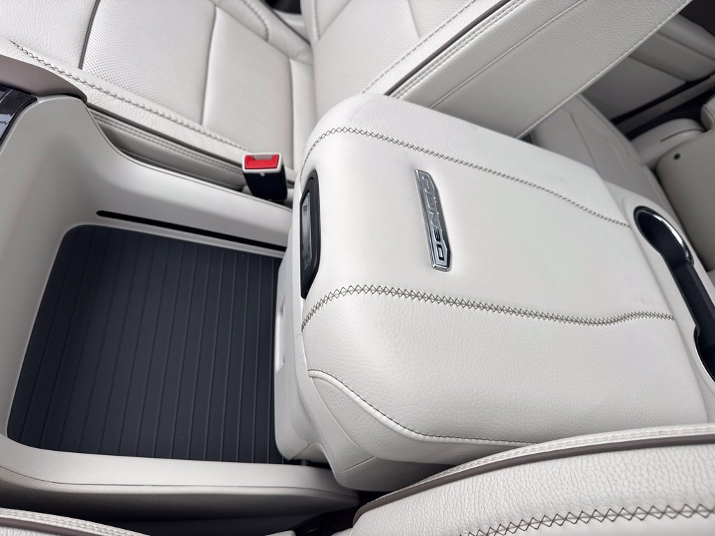 2027 GMC Yukon Denali - Photo 58