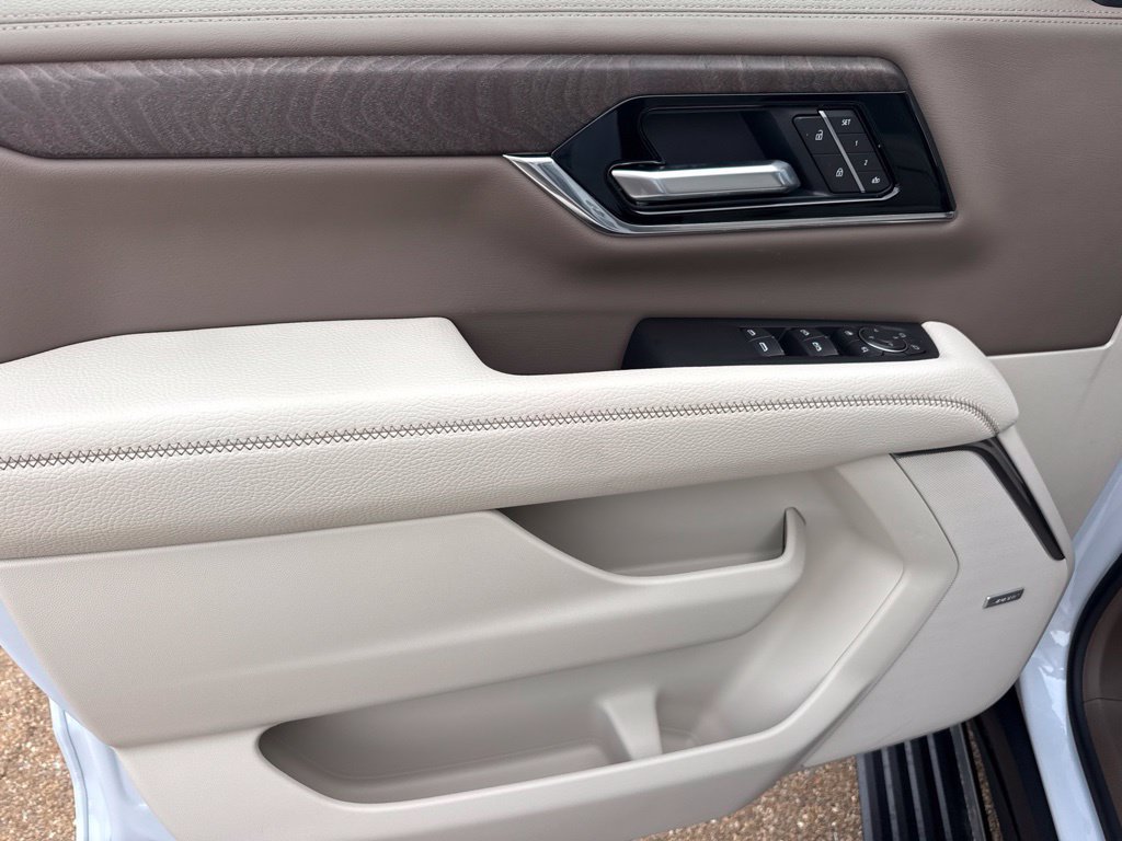 2027 GMC Yukon Denali - Photo 26