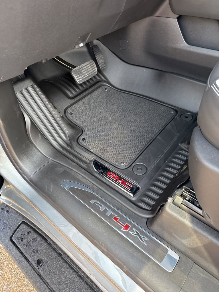 2026 GMC Sierra 1500 AT4X - Photo 25