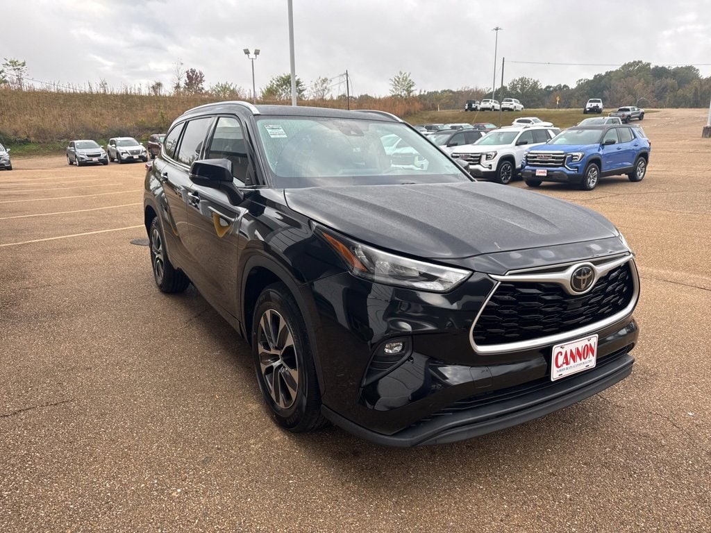 Used 2020 Toyota Highlander XLE
