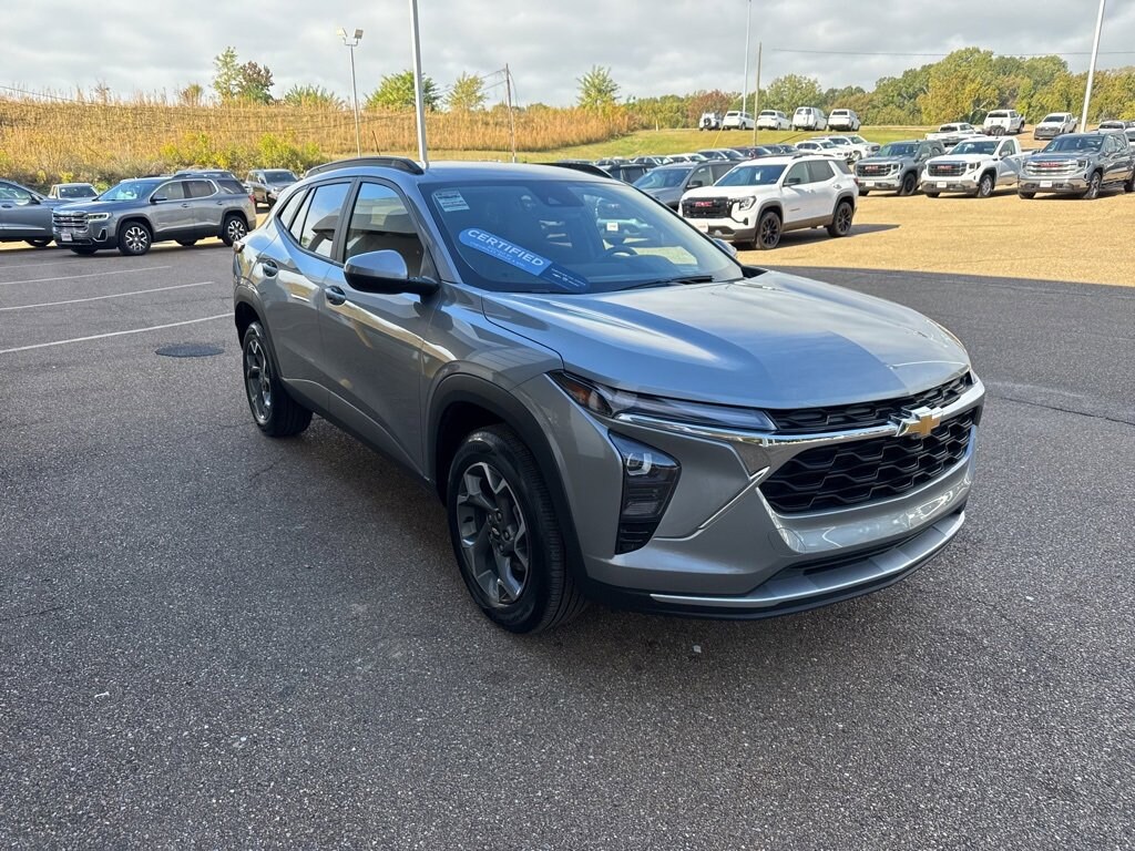 Used 2024 Chevrolet Trax LT SUV