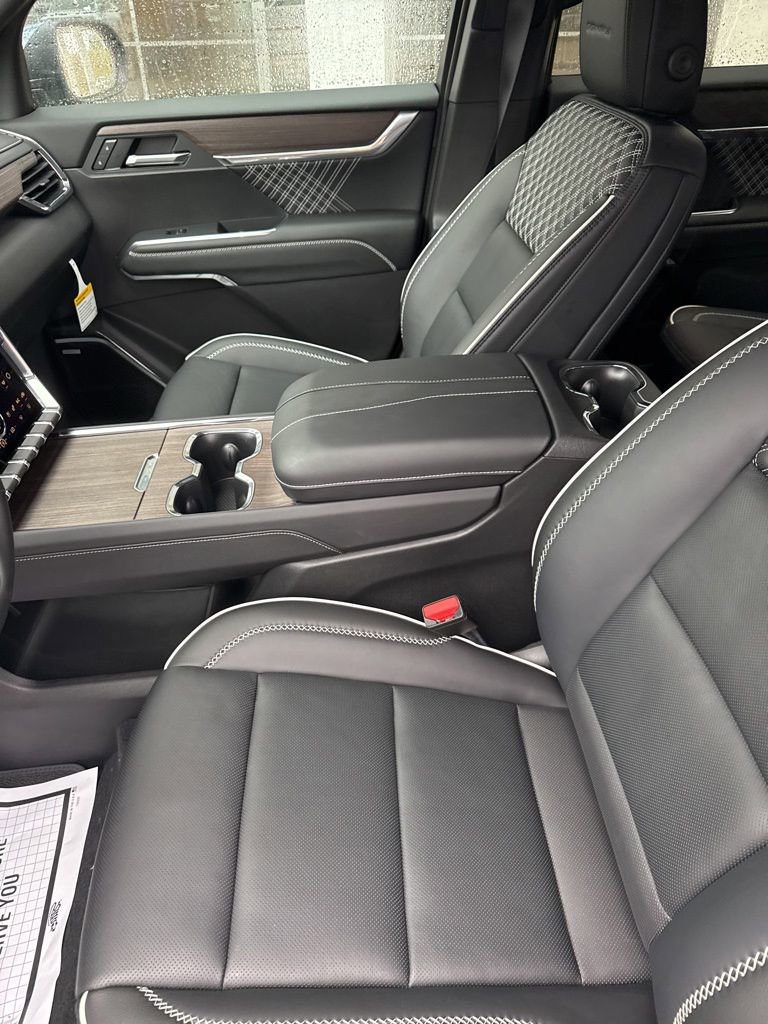 2026 GMC Acadia Denali - Photo 11