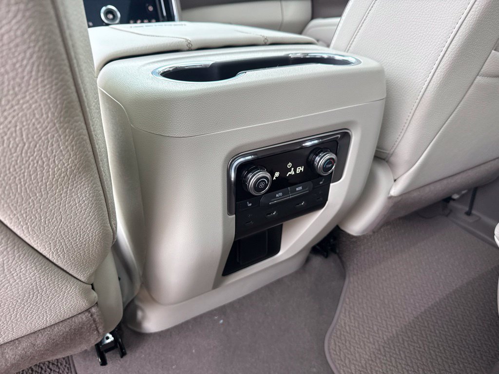 2027 GMC Yukon Denali - Photo 31