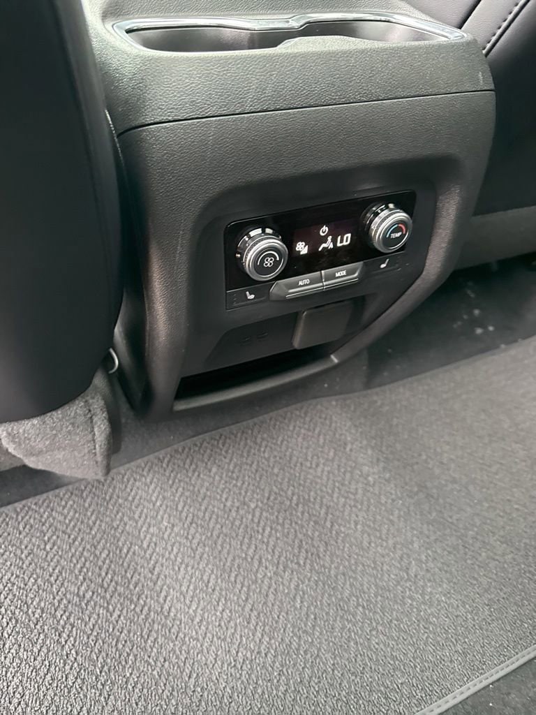 2026 GMC Acadia Denali - Photo 32