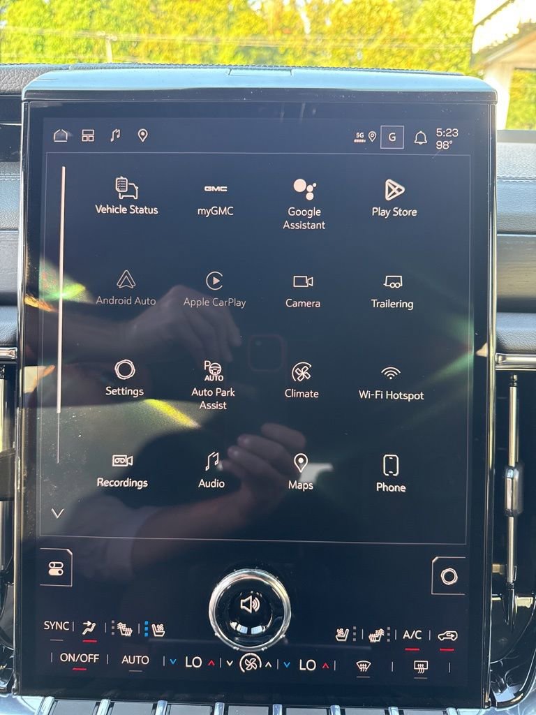 2026 GMC Yukon XL Denali - Photo 19