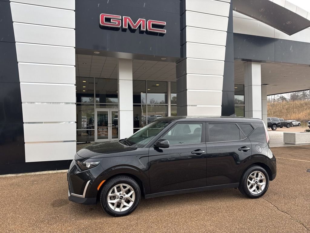 Used 2023 Kia Soul LX