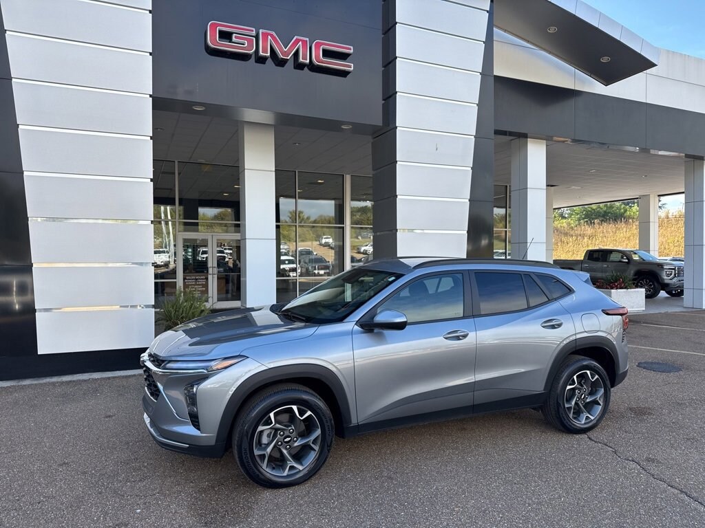 Used 2024 Chevrolet Trax LT SUV