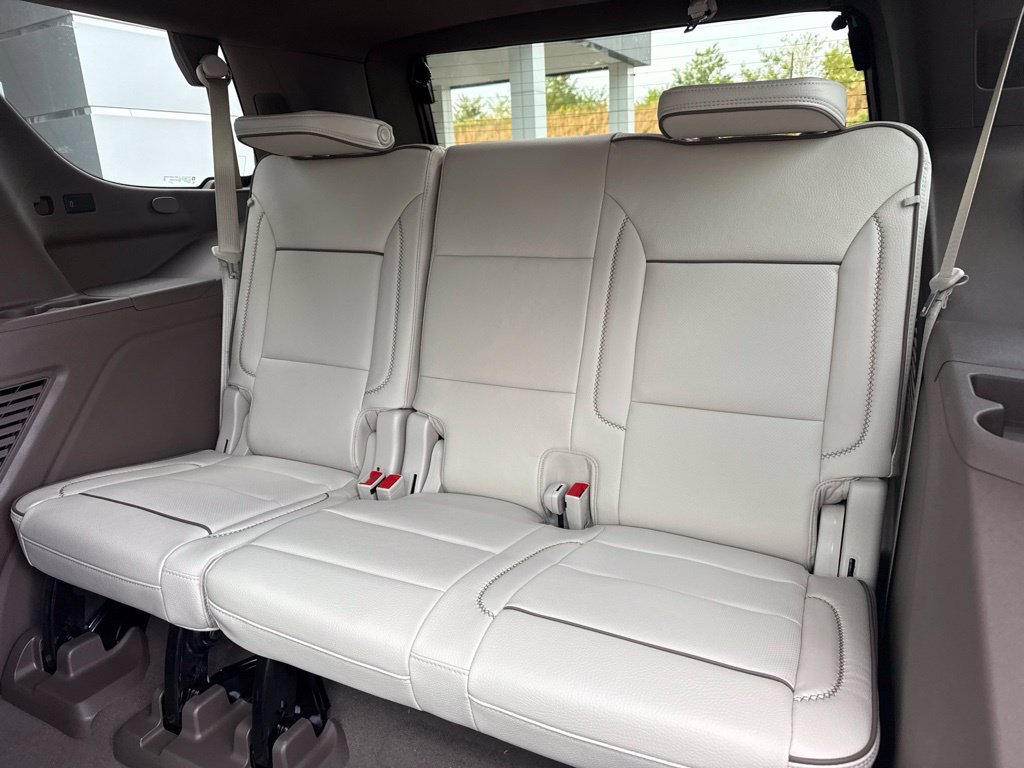 2027 GMC Yukon Denali - Photo 33