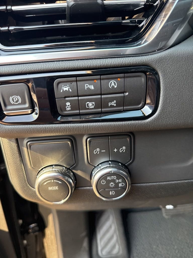 2026 GMC Yukon XL Denali - Photo 14
