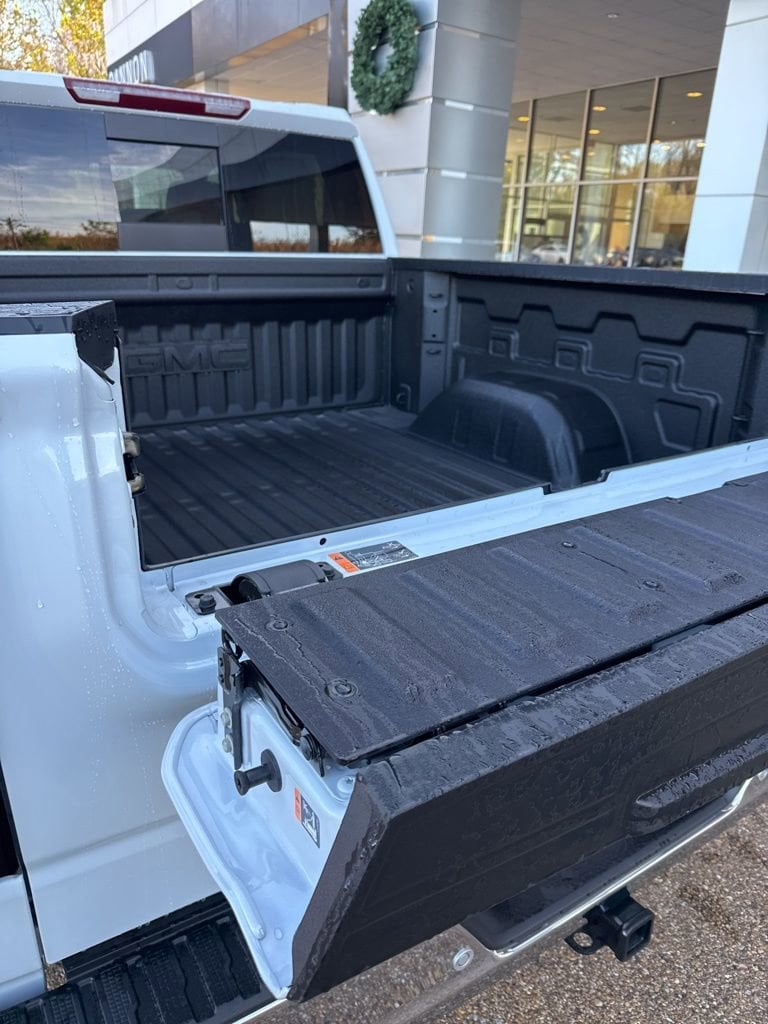 2026 GMC Sierra 1500 SLT - Photo 45