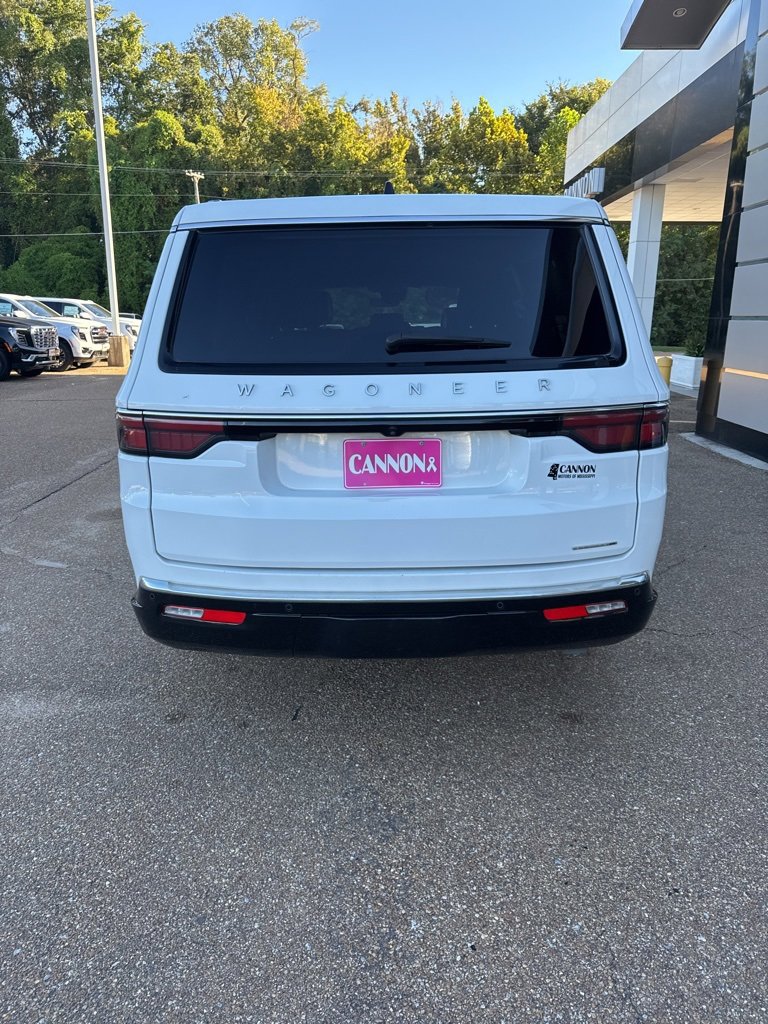 2024 Jeep Wagoneer L Series II photo 3