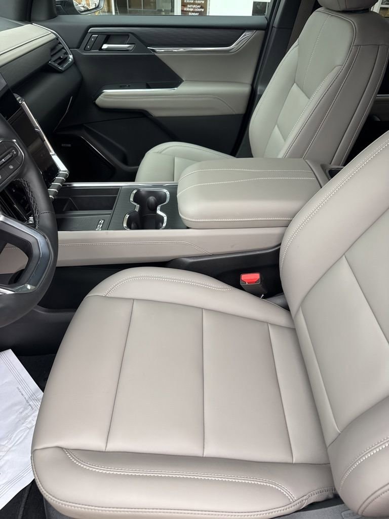2026 GMC Acadia Elevation - Photo 11