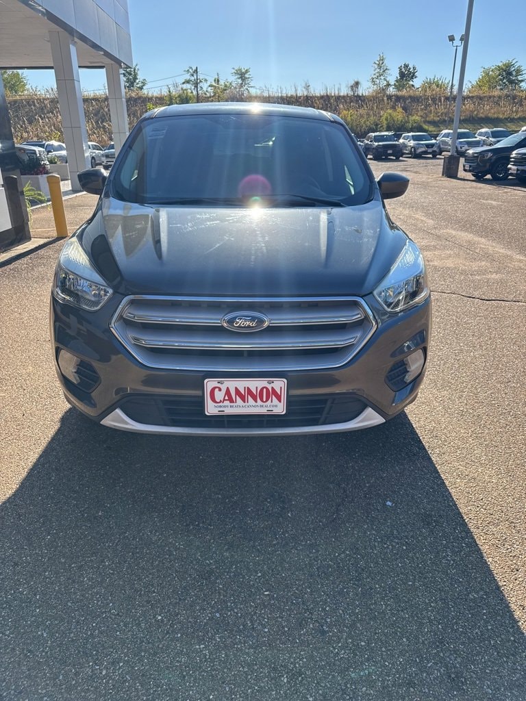 Used 2019 Ford Escape SE with VIN 1FMCU0GD1KUC52289 for sale in Vicksburg, MS