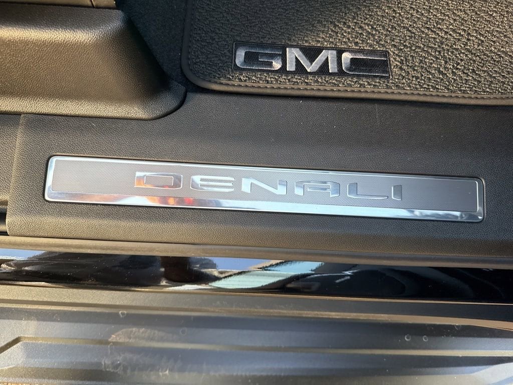2026 GMC Yukon XL Denali - Photo 31
