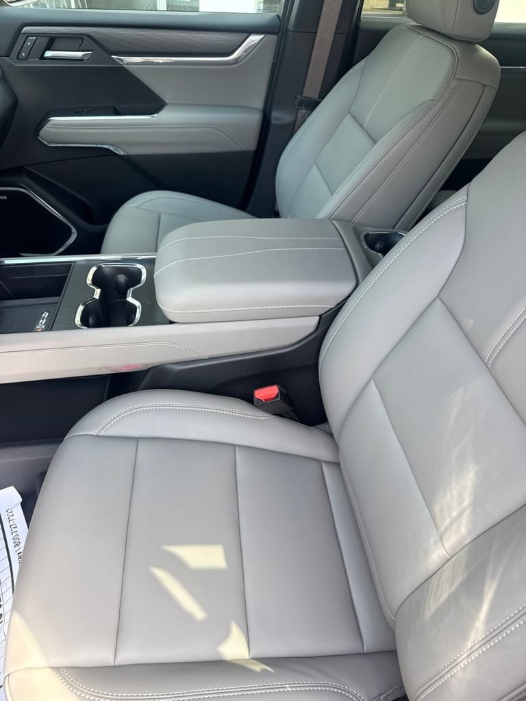 2026 GMC Acadia Elevation - Photo 11