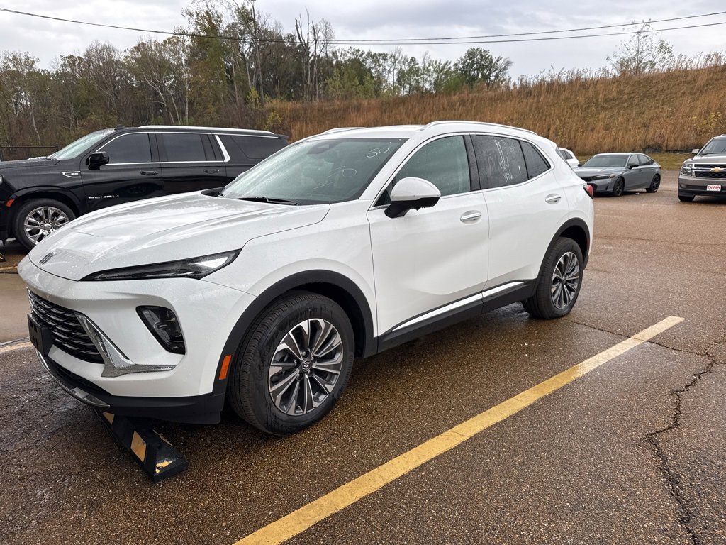2025 Buick Envision Preferred's photo