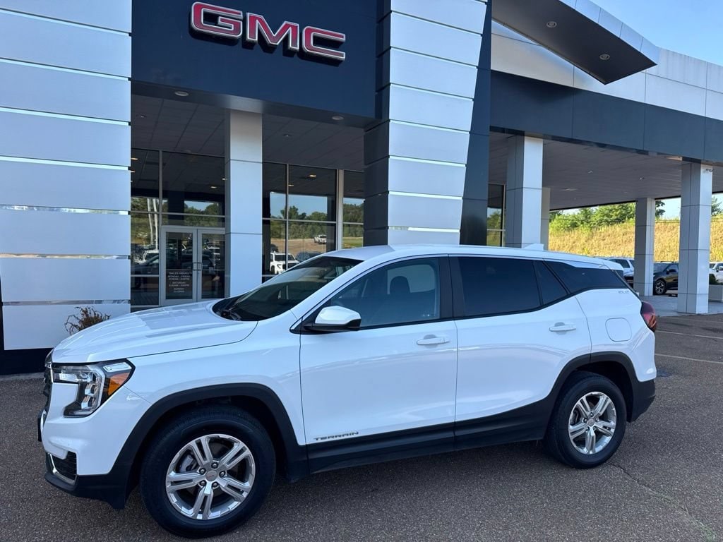 Used 2024 GMC Terrain SLE SUV