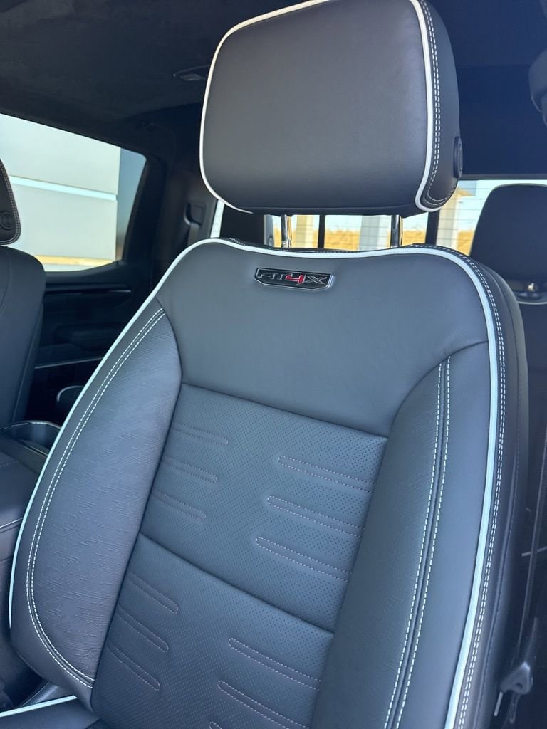2026 GMC Sierra 1500 AT4X - Photo 14