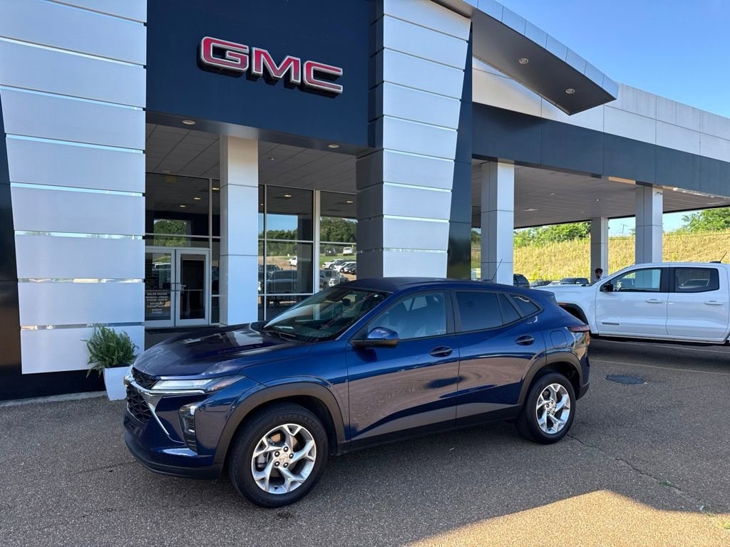 Used 2024 Chevrolet Trax LS SUV