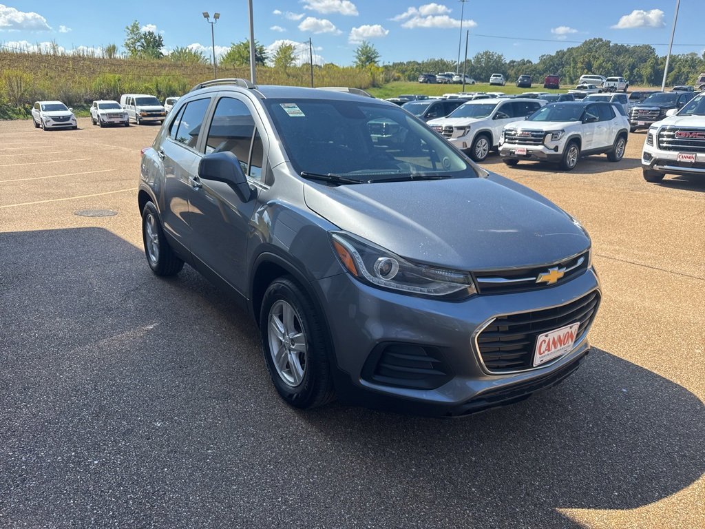 2019 Chevrolet Trax LT photo 2