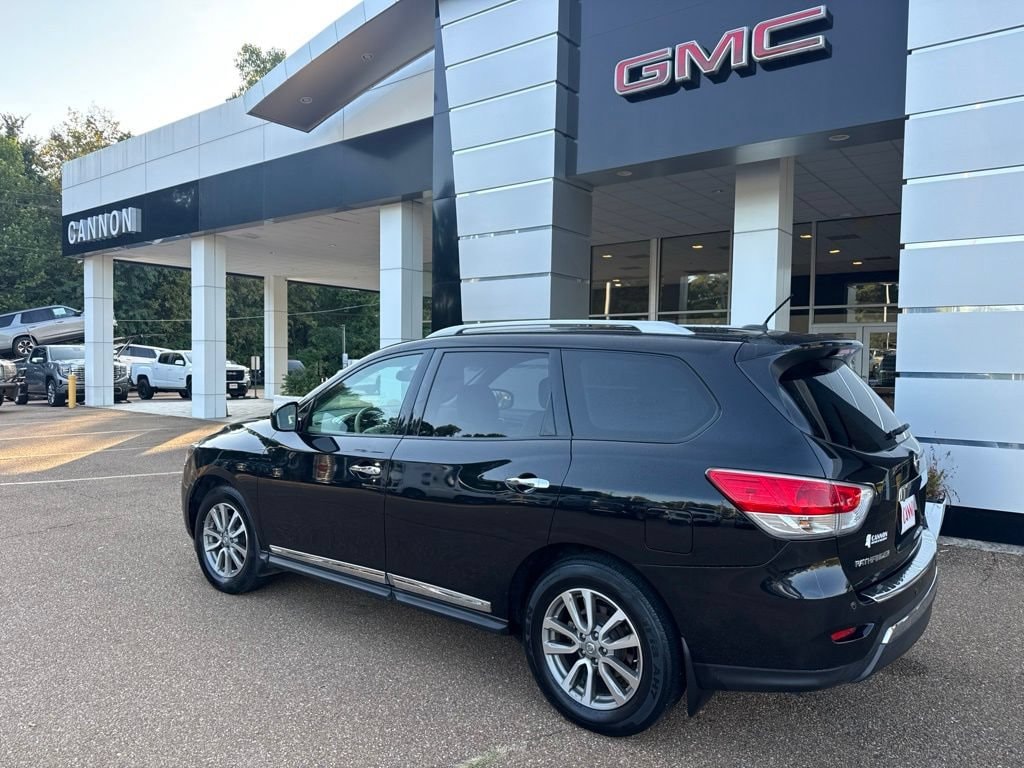 Used 2015 Nissan Pathfinder SL