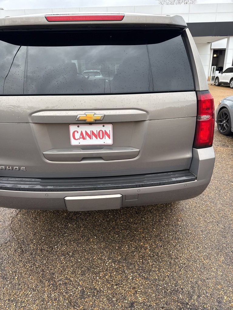 2017 Chevrolet Tahoe LT photo 4