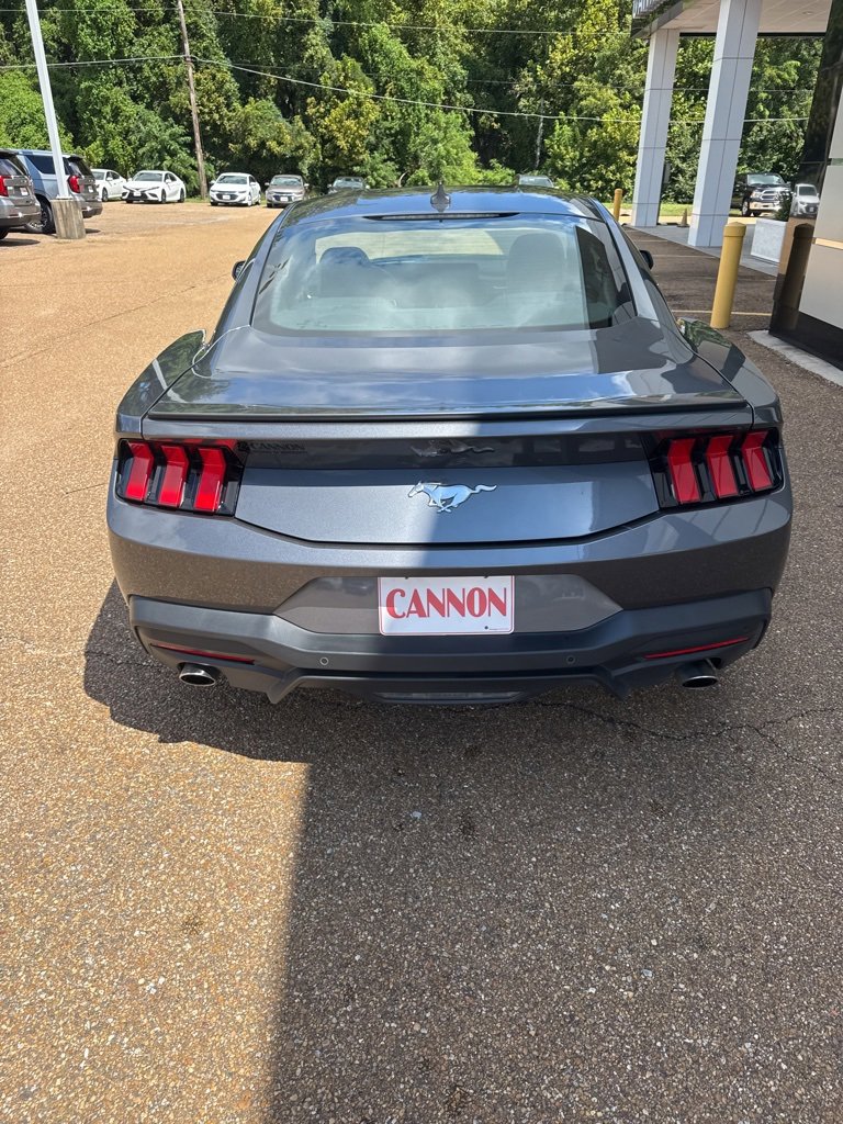 2024 Ford Mustang EcoBoost Premium photo 4
