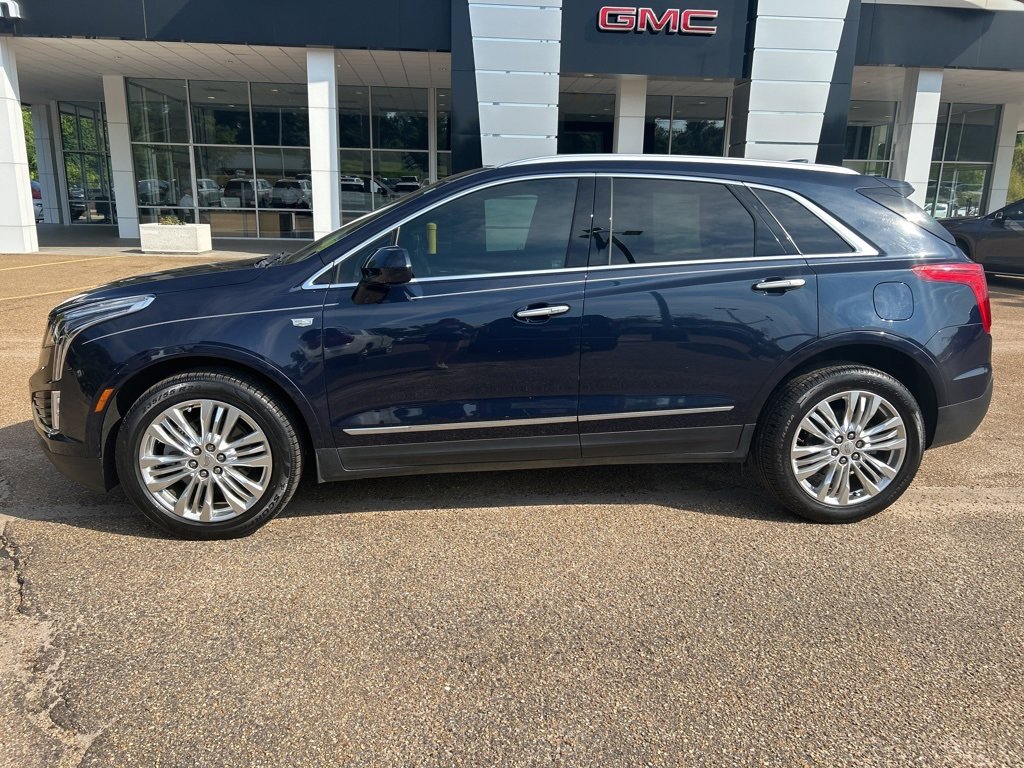 Used 2017 Cadillac XT5 Premium Luxury with VIN 1GYKNCRS1HZ136350 for sale in Vicksburg, MS