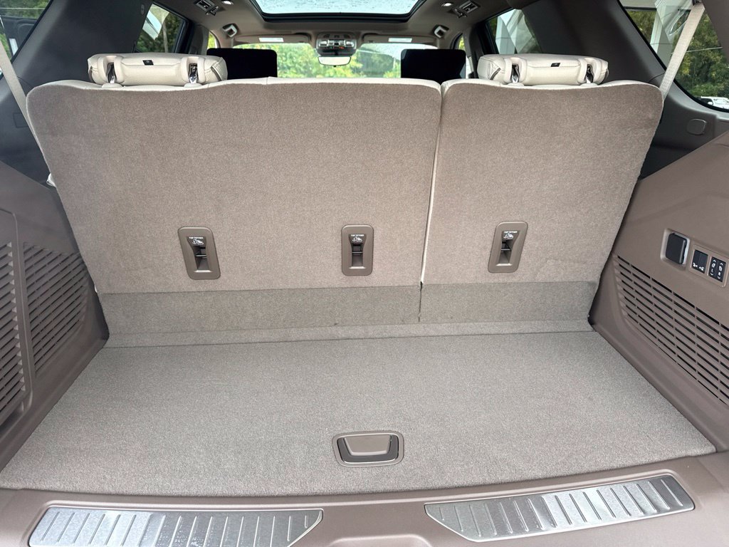 2027 GMC Yukon Denali - Photo 37