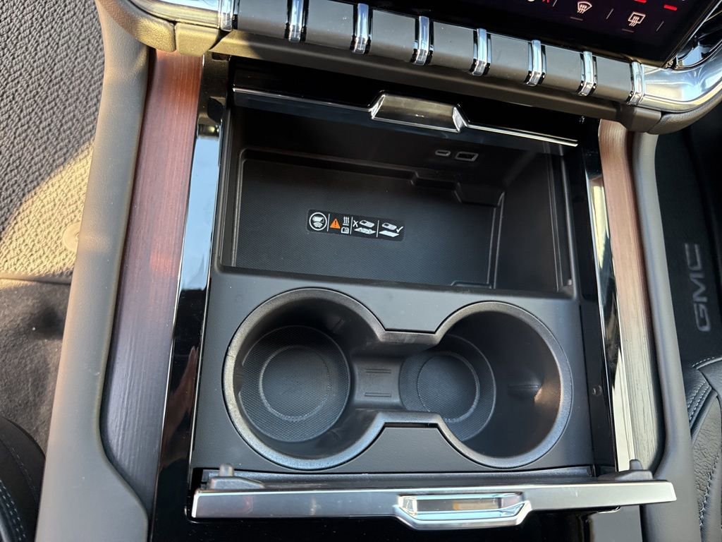 2026 GMC Yukon XL Denali - Photo 18