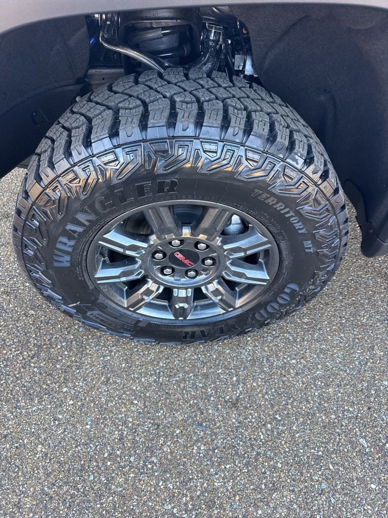 2026 GMC Sierra 1500 AT4X - Photo 7