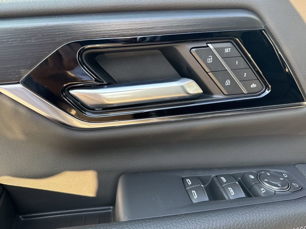 2026 GMC Yukon XL Denali - Photo 15