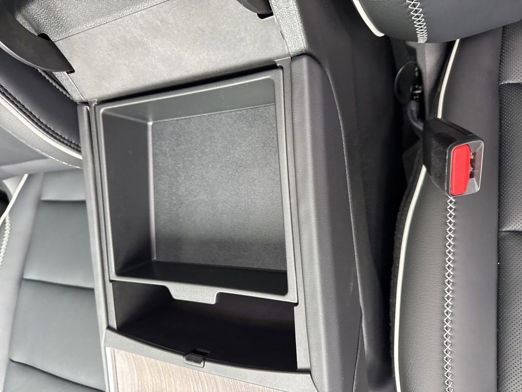 2026 GMC Acadia Denali - Photo 28