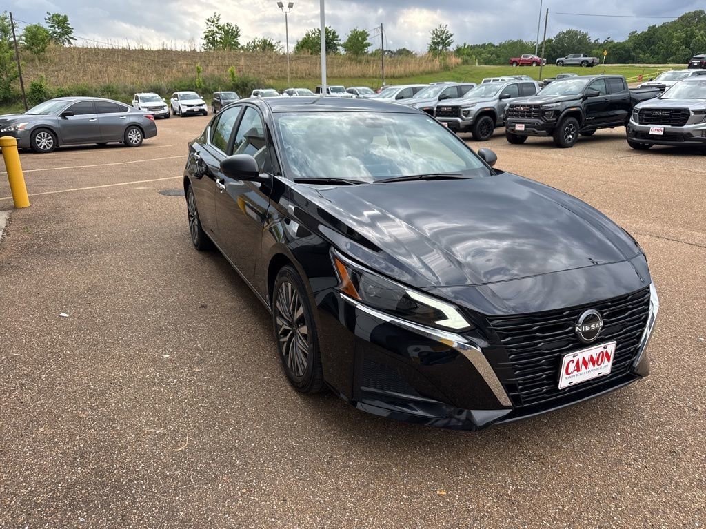 Used 2025 Nissan Altima SV