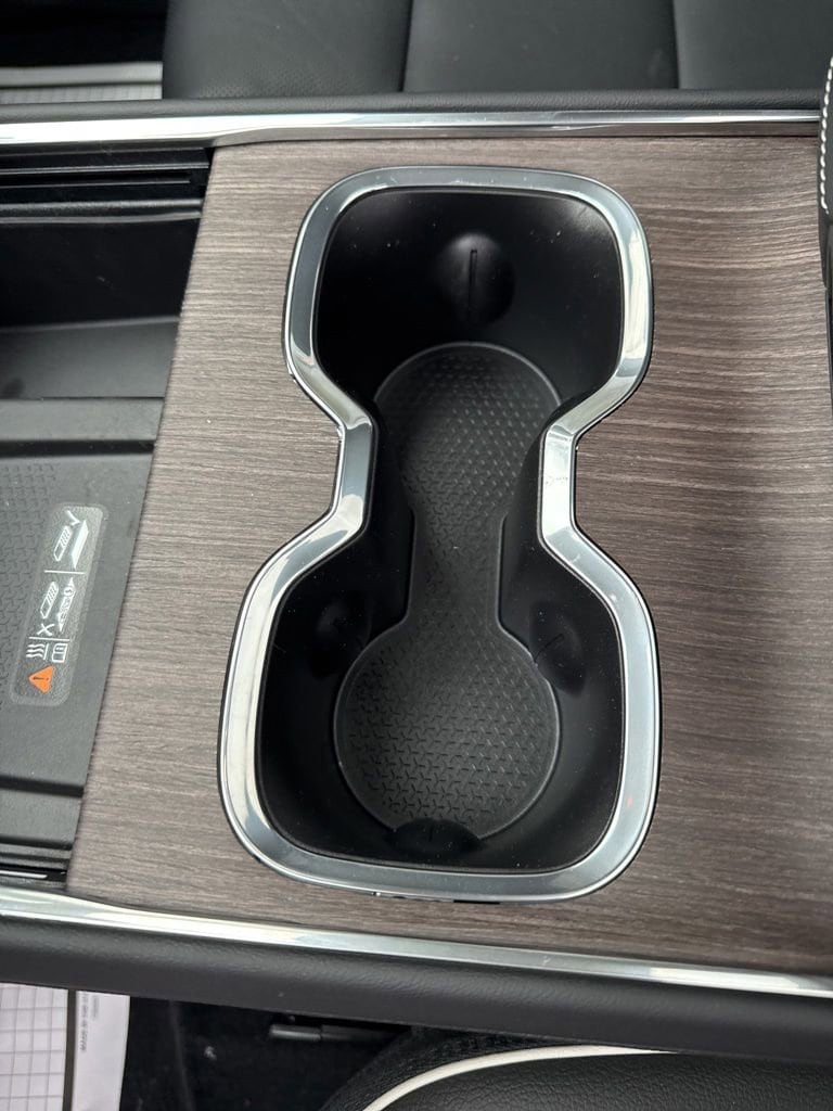 2026 GMC Acadia Denali - Photo 25