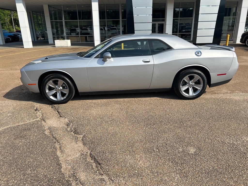 Used 2022 Dodge Challenger SXT with VIN 2C3CDZAG5NH265473 for sale in Vicksburg, MS