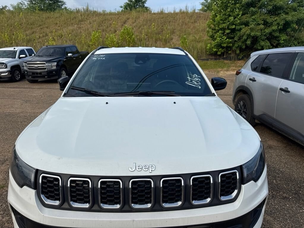 Used 2024 Jeep Compass Latitude