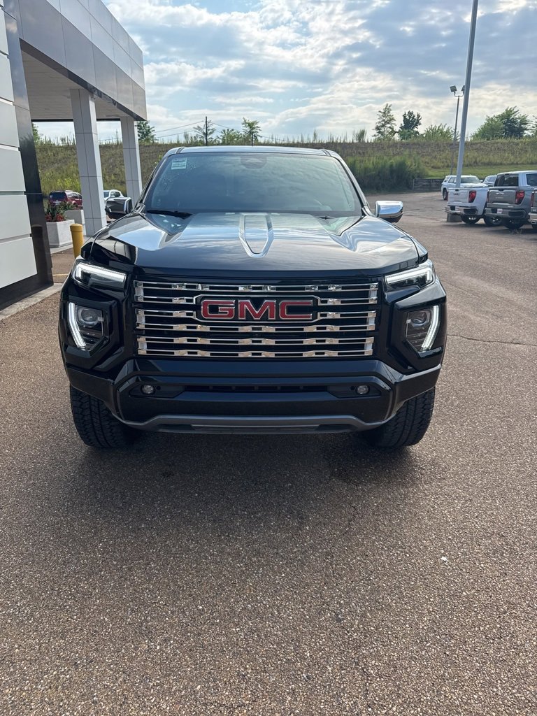 2024 Gmc Canyon Denali photo 2