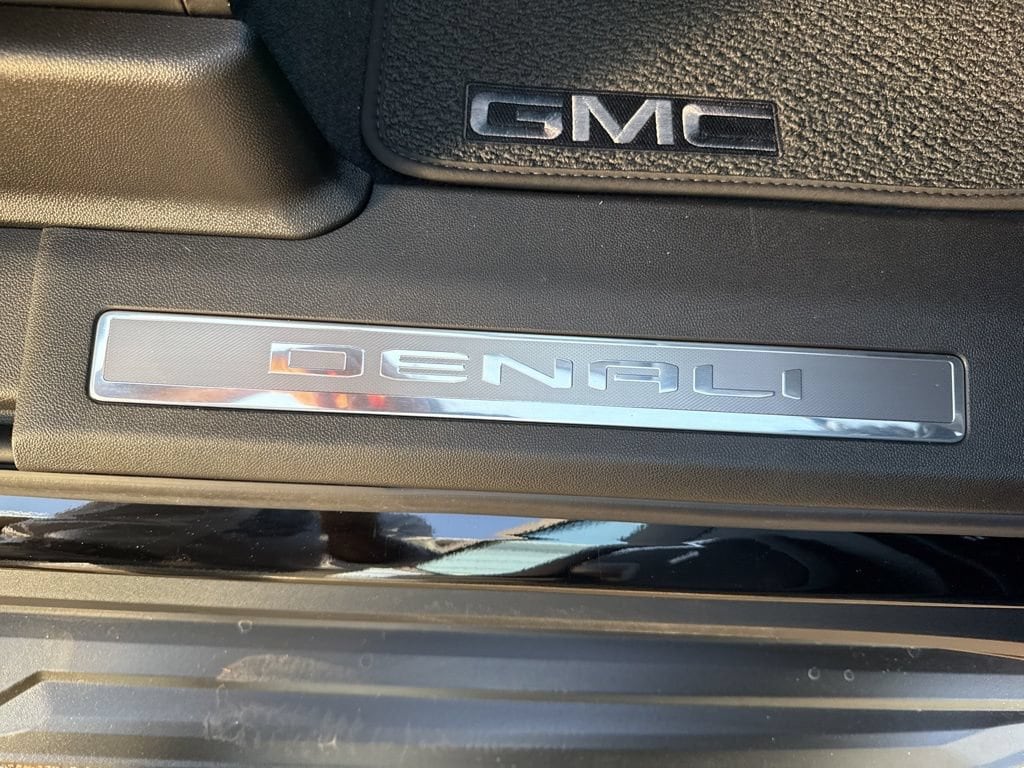 2026 GMC Yukon XL Denali - Photo 31