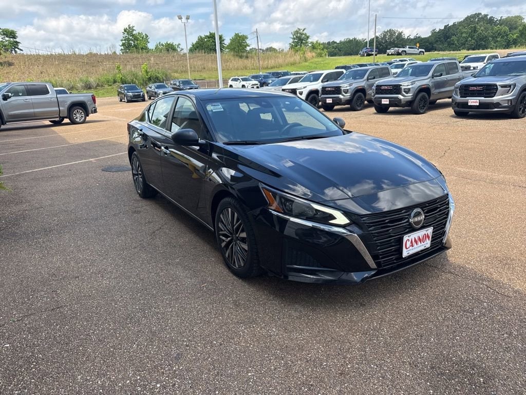 Used 2024 Nissan Altima 2.5 SV