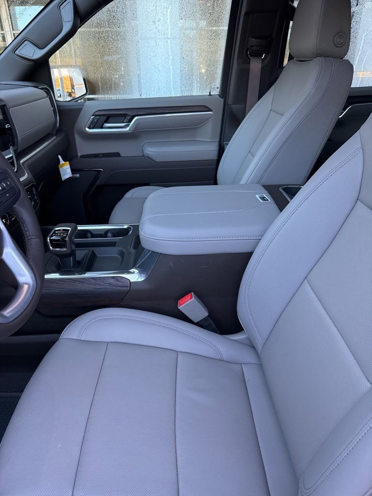2026 GMC Sierra 1500 SLT - Photo 14