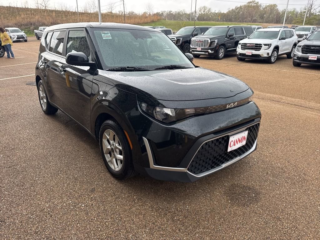 Used 2023 Kia Soul LX