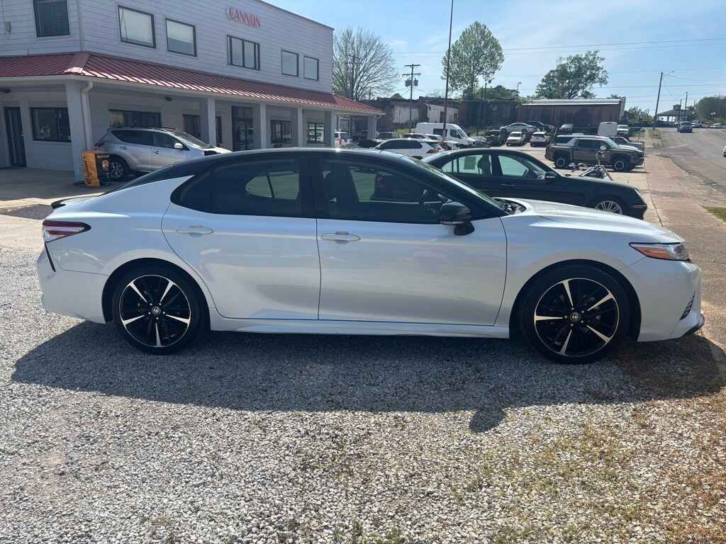 2020 Toyota Camry XSE V6 photo 4