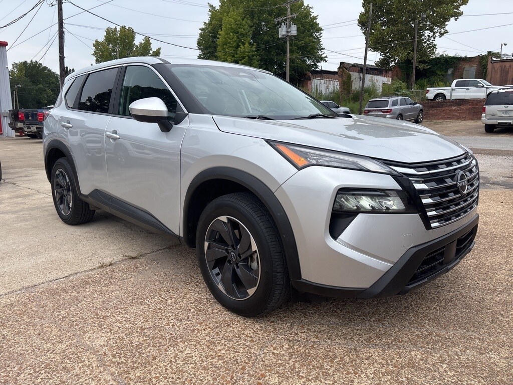 2024 Nissan Rogue SV photo 2