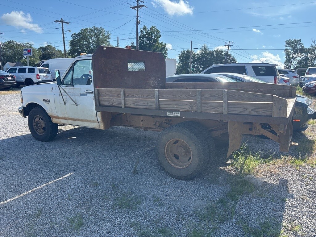 1997 Ford F-350 XL photo 2